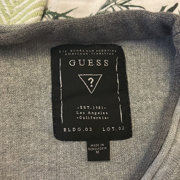Worn once guess long sleeve sweater - Picture 2 of 3